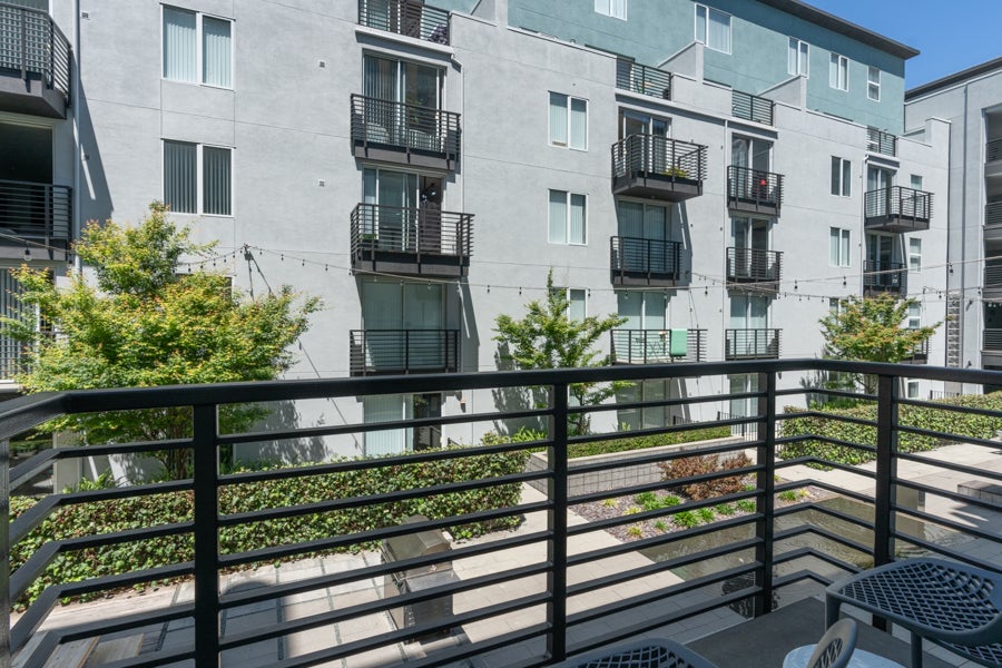 Domain Oakland Apartments Gallery